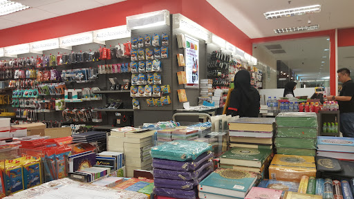 POPULAR bookstore @ Village Mall
