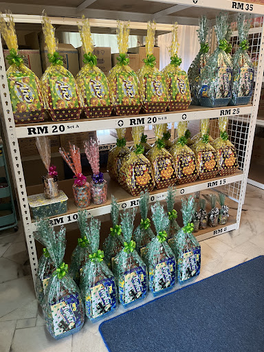 D HAMPERS